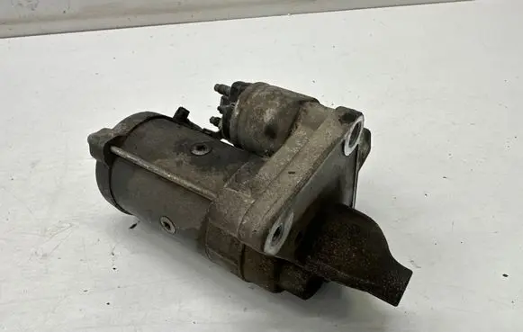 Peugeot 3008 II Starter motor 9825233080