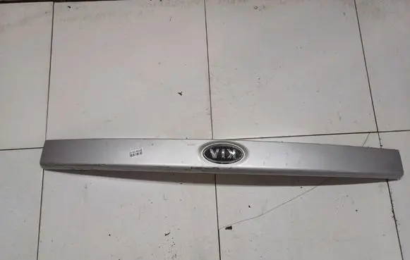 KIA Carens II Trunk door license plate light bar 873111d000 87311-1d000