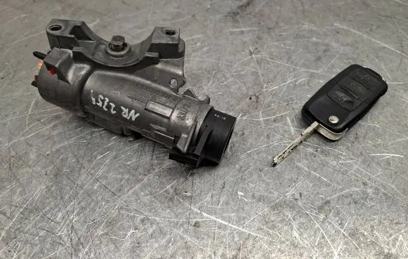 Skoda Octavia Mk2 (1Z) Ignition key/card 4B0905851C