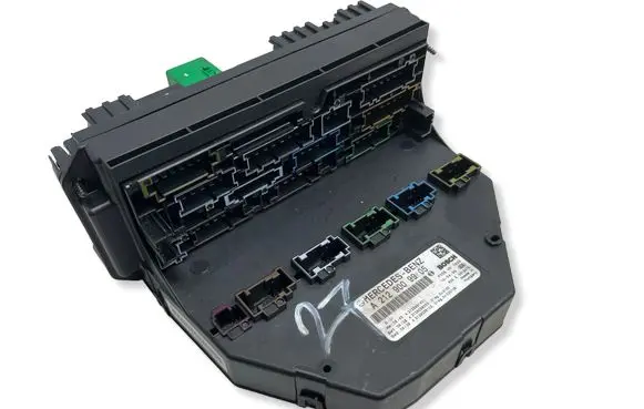 Mercedes-Benz C W204 Fuse module A2129009905 A2129028002 A2125451401