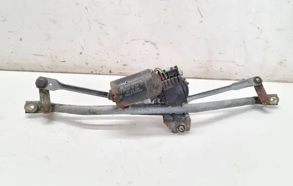 Audi A4 S4 B5 8D Front wiper linkage and motor 8D1955113A 0390241132