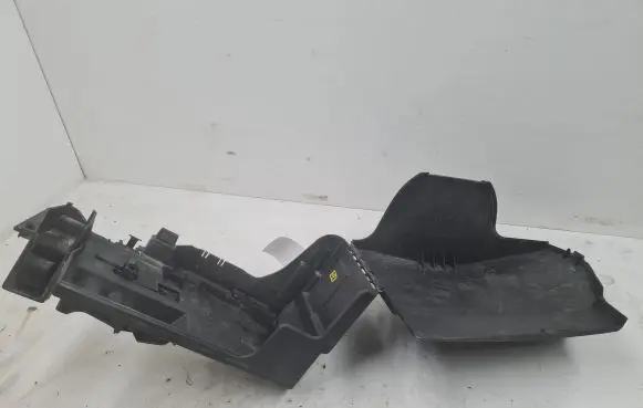 Opel Vectra C Battery box tray cover/lid 24438485