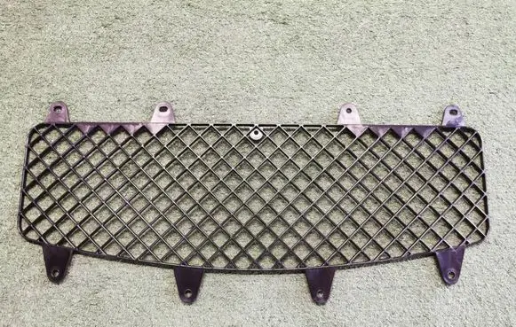 Maserati Ghibli Front bumper lower grill 670006937DANEK 670006937