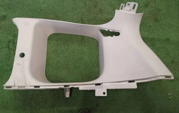 Mazda 5 (D)pillar trim (top) 
