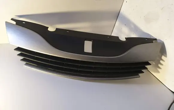 Renault Laguna II Front grill 42137 8200012581