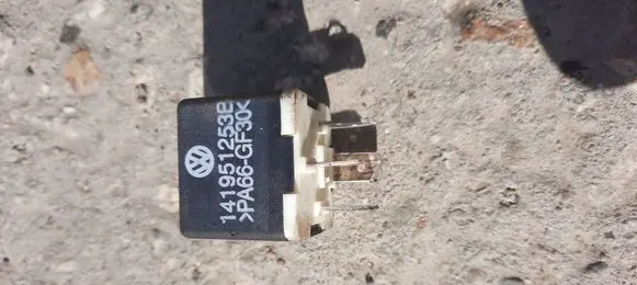 Volkswagen Transporter - Caravelle T5 Fuse 141951253B