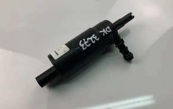 Audi A3 S3 8V Windscreen/windshield washer pump 3B7955681