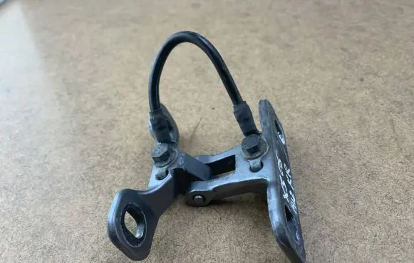 BMW X3 E83 Loading door upper hinge 41623422367