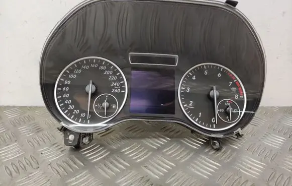 Mercedes-Benz B W246 W242 Speedometer (instrument cluster) A2469001607