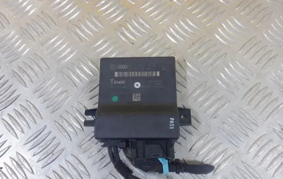 Audi A6 S6 C6 4F Gateway control module 4F0907468E