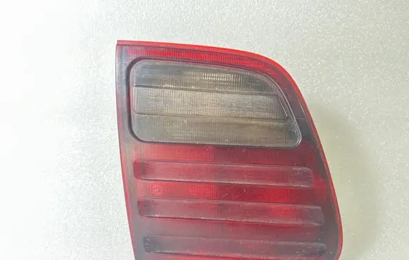 Mercedes-Benz E W210 Tailgate rear/tail lights A2109202364