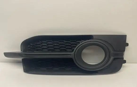 Audi A1 Front bumper lower grill 8X0807682B