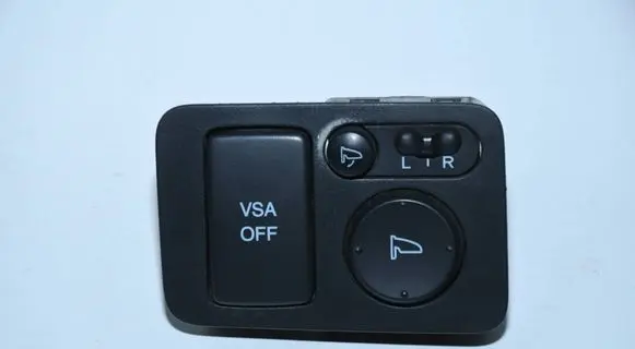 Honda CR-V Wing mirror switch M33212