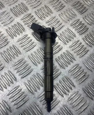 Mercedes-Benz E W211 Fuel injector A6420700587 060510 0445115