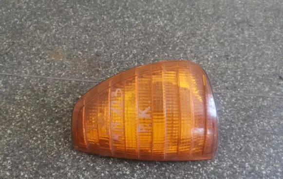 Mercedes-Benz 200 300 W123 Front indicator light
