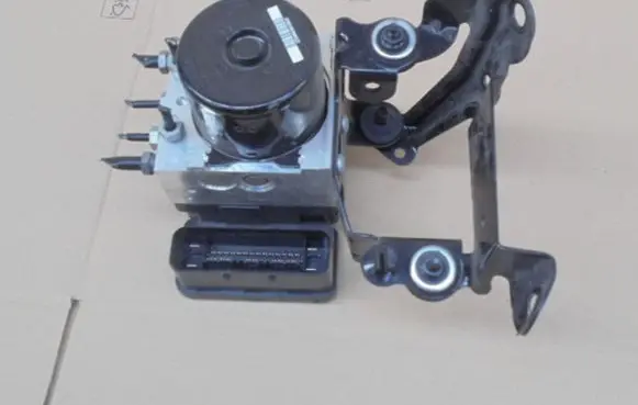 Volvo S60 ABS Pump P31329137