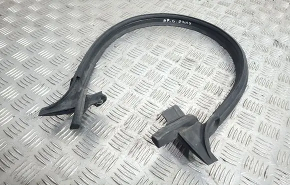 Mitsubishi Outlander Rubber seal loading door 3H45H05