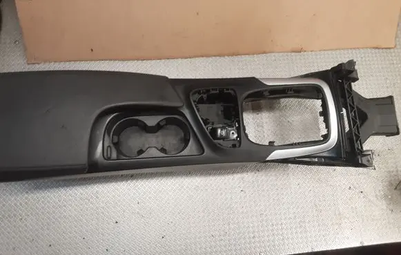 Opel Insignia A Center console 