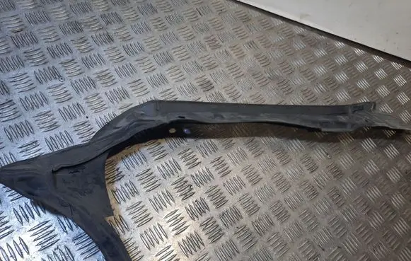 Audi Q7 4L Fender end trim 4L0821112