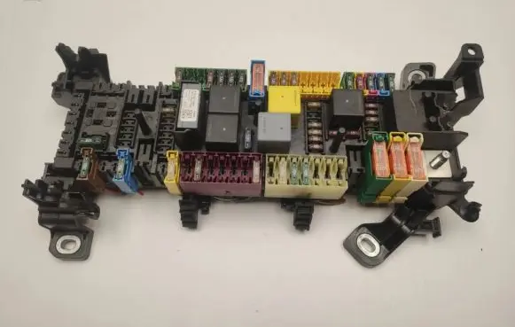 Mercedes-Benz B W246 W242 Fuse module A2469066600