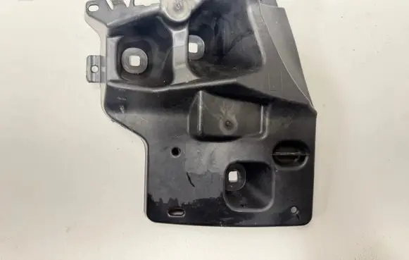 BMW 4 G22 G23 G24 G26 Rear bumper mounting bracket 7497111
