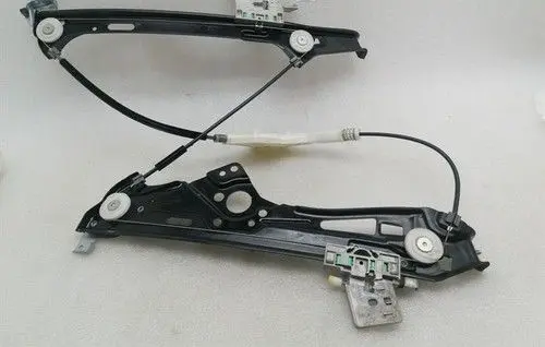 Mercedes-Benz CLS C219 Front door window regulator with motor A2197200946
