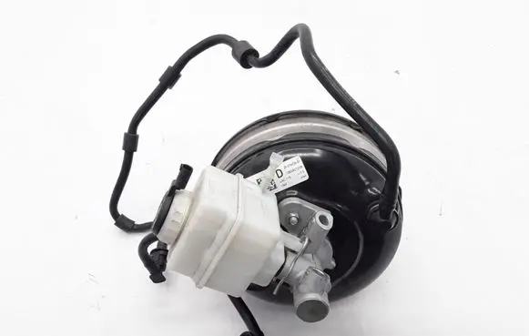 BMW 5 F10 F11 Brake booster 6796726