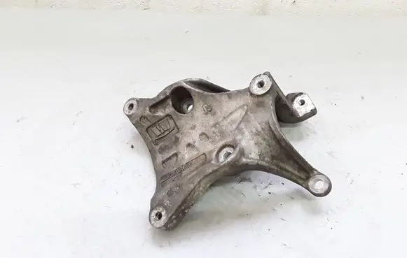Dodge Nitro Engine mounting bracket 20513136F