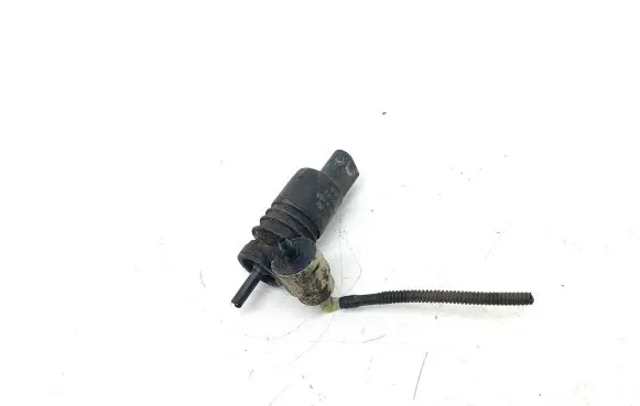 Volkswagen Touareg I Windscreen/windshield washer pump