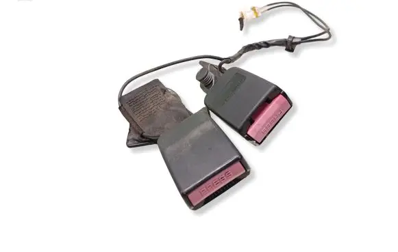 Citroen C4 I Rear seatbelt buckle 7402842