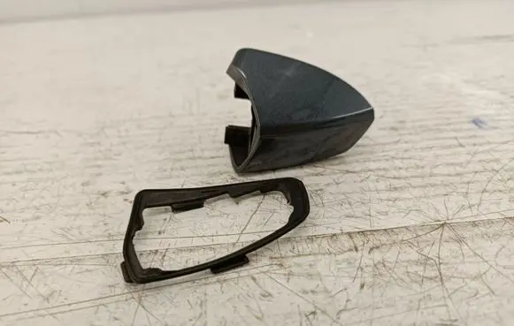 Mercedes-Benz E W212 Rear door handle cover A2047600320 A2047660705