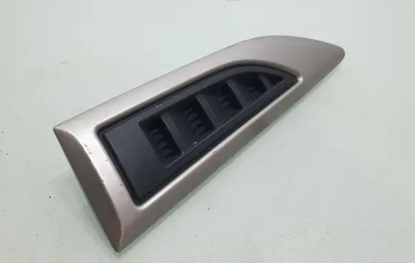 Chevrolet Captiva Fender grill 95027406