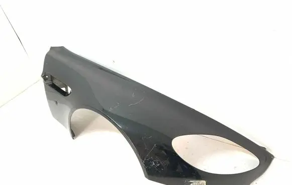 Aston Martin Vantage IV Fender 6133316005