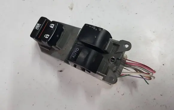 Toyota Yaris Electric window control switch 
