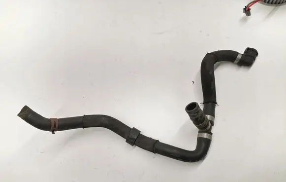 Mercedes-Benz C W204 Engine coolant pipe/hose A2048308496