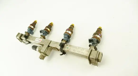 Nissan Bluebird Sylphy II Fuel injector supply line/pipe 