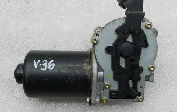 Volvo V70 Wiper motor 8648343 09151848
