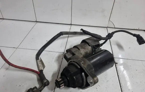 Skoda Octavia Mk2 (1Z) Starter motor 02M911023G