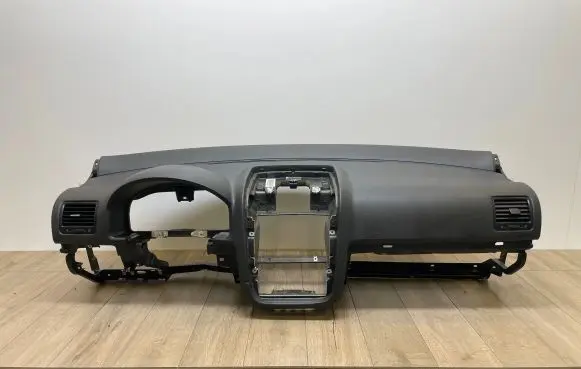 Volkswagen Golf V Dashboard 1K1858295