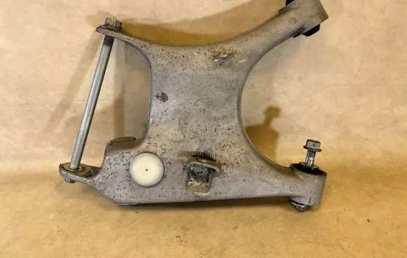 BMW 5 E39 Rear control arm 33322229515
