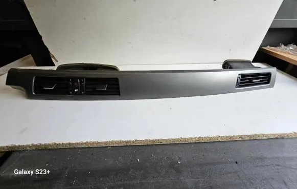 BMW 5 E60 E61 Dashboard center trim panel 7129233 528506