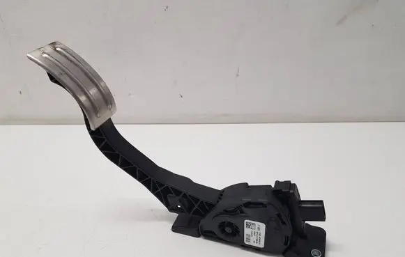 Ford Kuga II Accelerator throttle pedal HV619F836AA