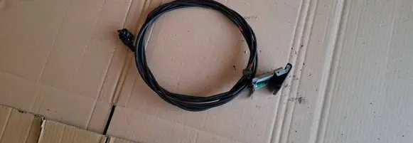 Nissan Qashqai Fuel cap flap release cable 