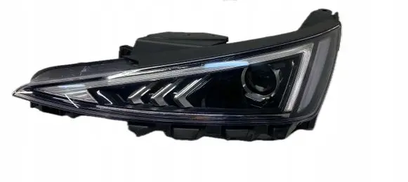 Hyundai Elantra VI Headlight/headlamp