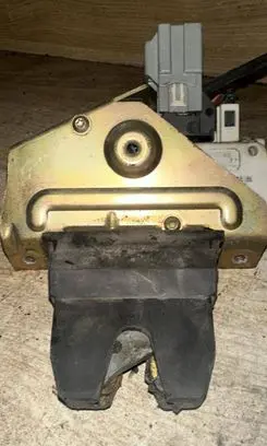 Volvo S60 Tailgate/trunk/boot lock/catch/latch 8652398