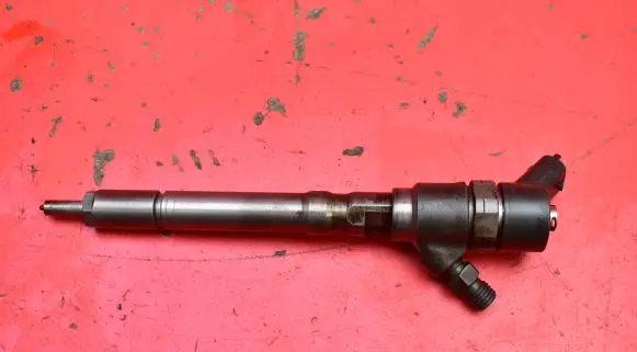 Hyundai Santa Fe Fuel injector 3380-27010