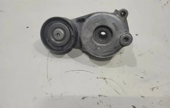 Mercedes-Benz GLK (X204) Alternator belt tensioner 
