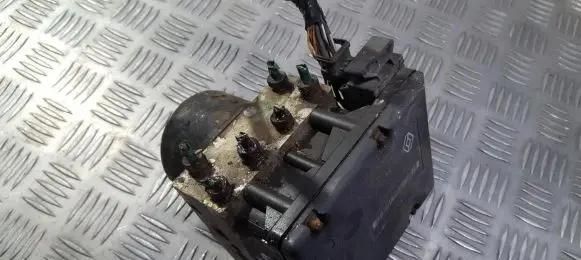 Renault Laguna I ABS Pump 7700424520