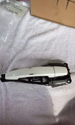 Opel Astra J Rear door exterior handle 13577496