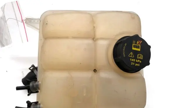Ford Focus Coolant expansion tank/reservoir 8V618K218D
